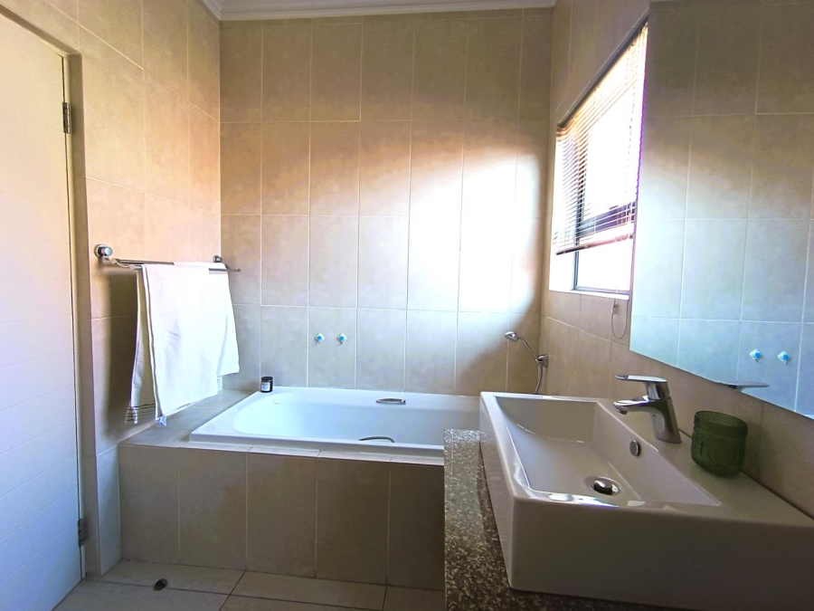 3 Bedroom Property for Sale in Wild Olive Estate Free State